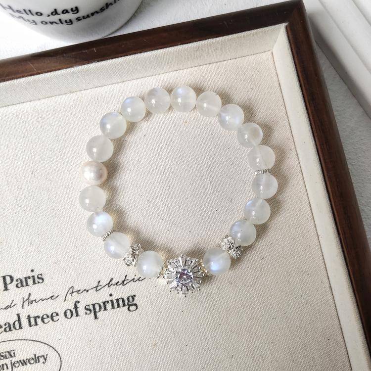 Calm & Love Crystal Bracelet – Moonstone & Pearl 9 mm, CZ Halo Accent