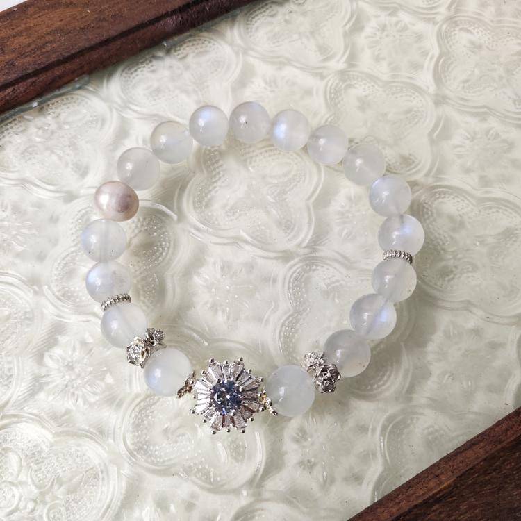 Calm & Love Crystal Bracelet – Moonstone & Pearl 9 mm, CZ Halo Accent