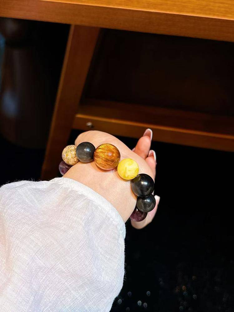 Protection & Confidence Statement Bracelet – Red Tiger’s Eye, Silver Obsidian & Charoite 16–18 mm