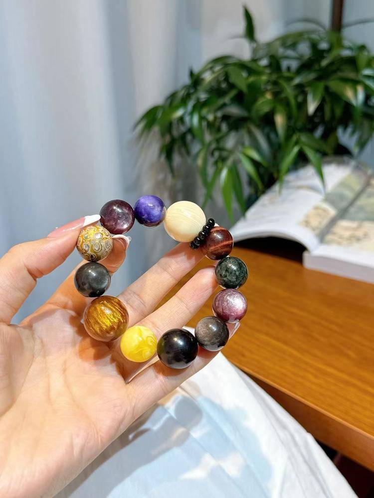 Protection & Confidence Statement Bracelet – Red Tiger’s Eye, Silver Obsidian & Charoite 16–18 mm