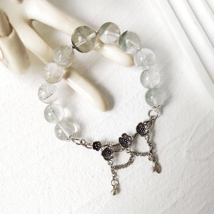 Wealth Crystal Bracelet – Green Phantom Quartz 11–13.5 mm, Vintage Chain Accent