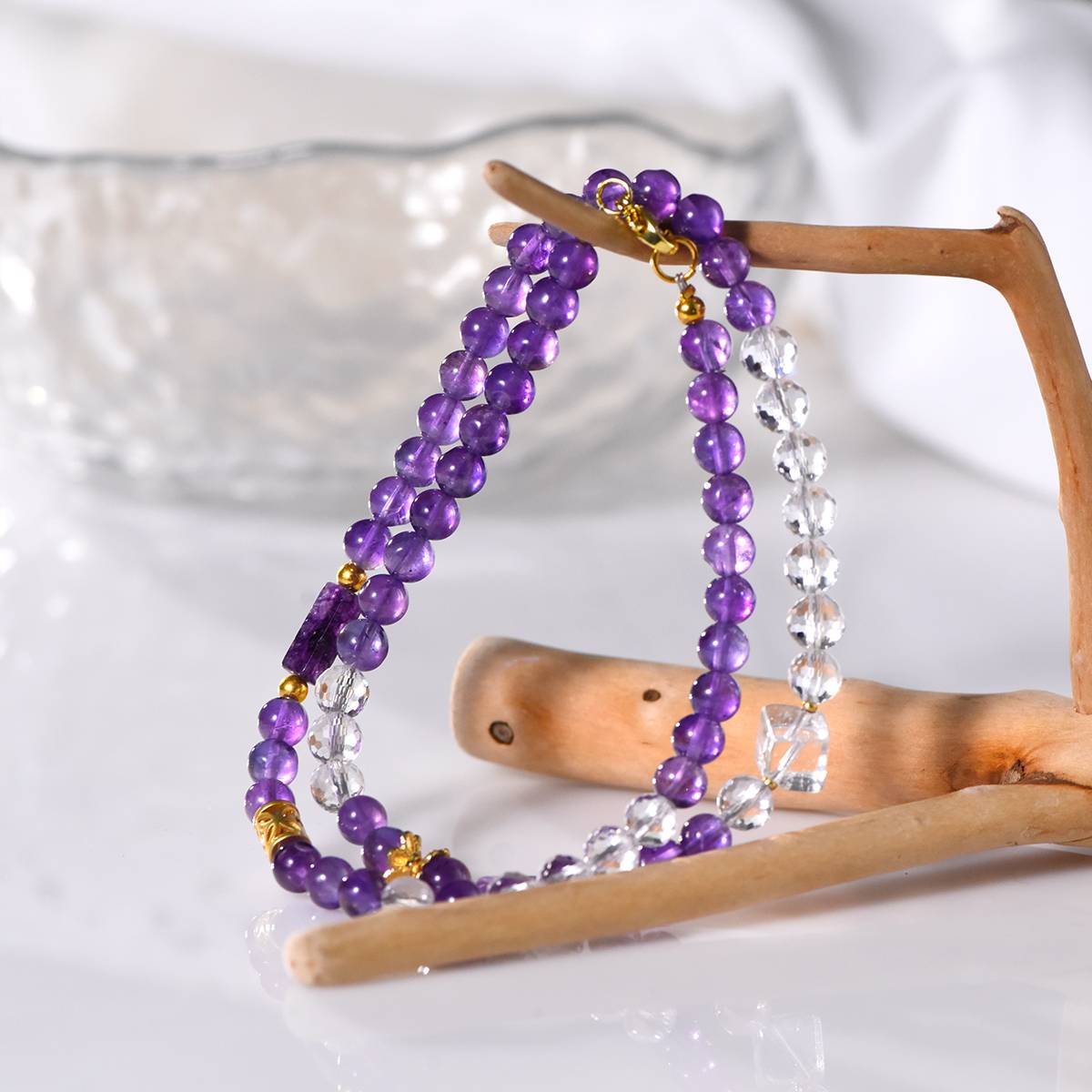 Calm Crystal Necklace – Amethyst & Clear Quartz Beads 6.5–7 mm, Faceted Accents